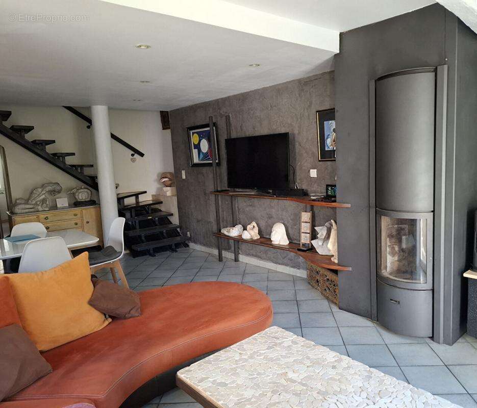 Maison à SAINT-ETIENNE-LES-ORGUES