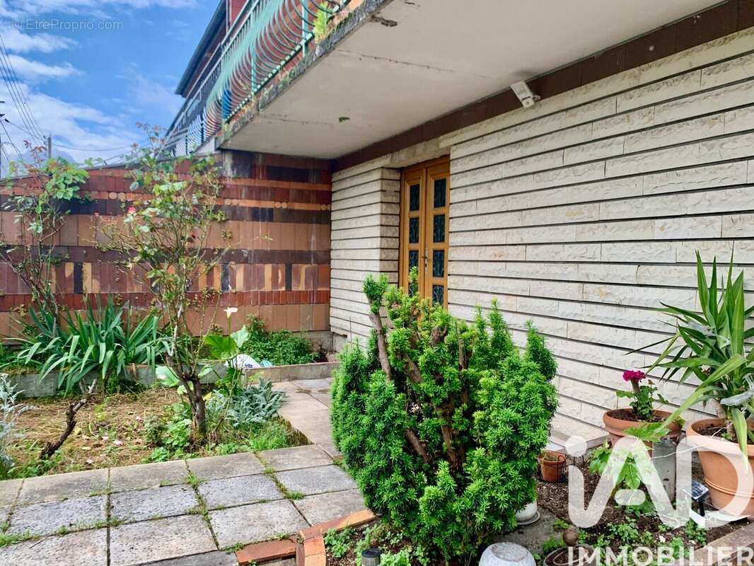 Photo 2 - Maison à VILLENEUVE-LE-ROI