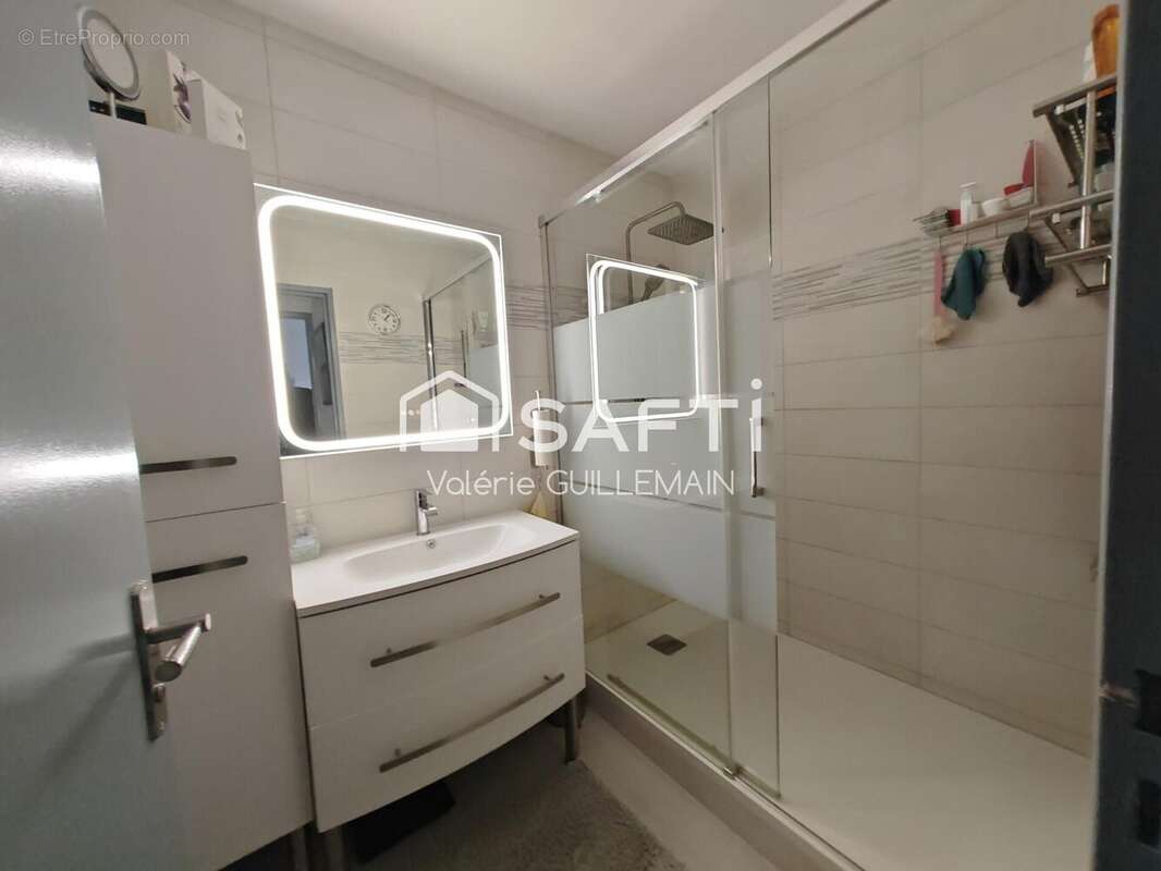 Appartement 79 m² à Istres  - photo 7