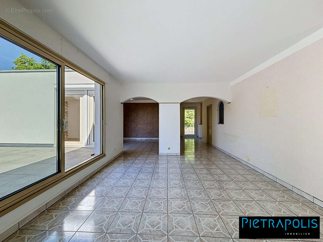 Appartement à RILLIEUX-LA-PAPE