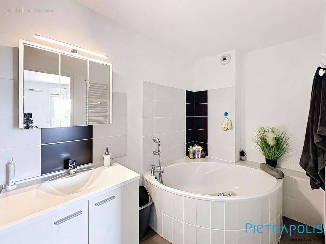 Appartement 85 m² à Sete  - photo 7