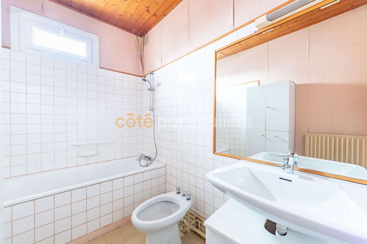 Le poire-sur-vie -- beignon-basset -- maison -- 4 chambres -- 117 m2 -- calme -- potentiel - photo 12