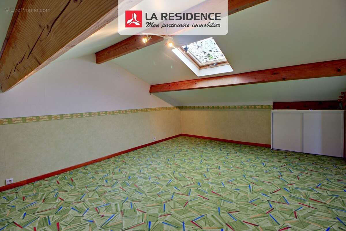 Maison à COURCELLES-SUR-SEINE