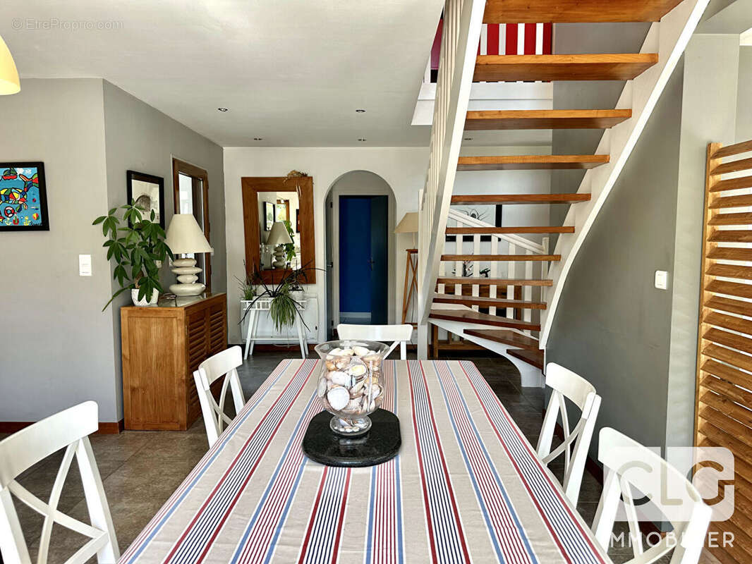 Maison à COMBRIT