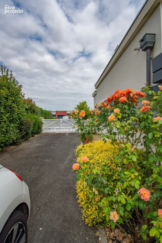 Saujon – maison contemporaine avec piscine interieure - photo 14