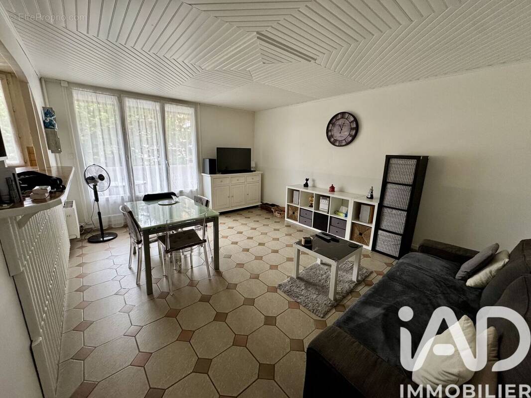 Photo 1 - Appartement à CHILLY-MAZARIN