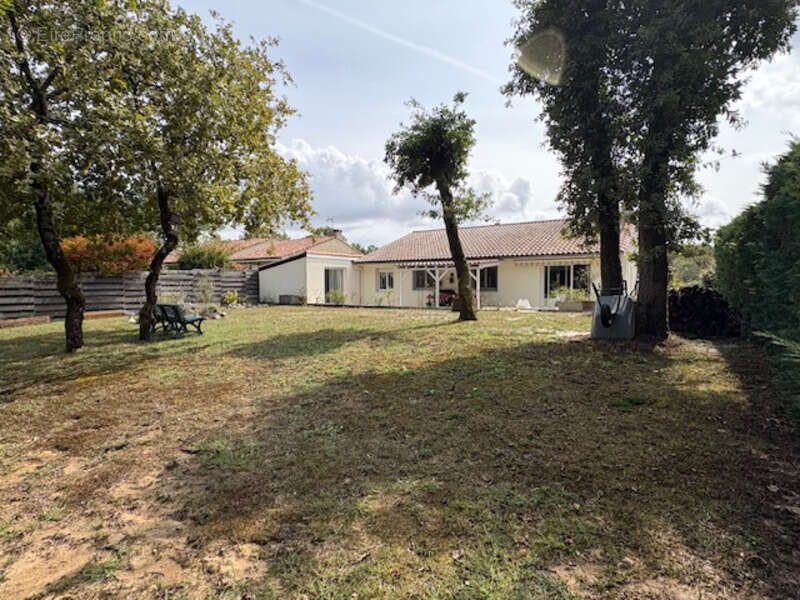 Maison à LE HAILLAN