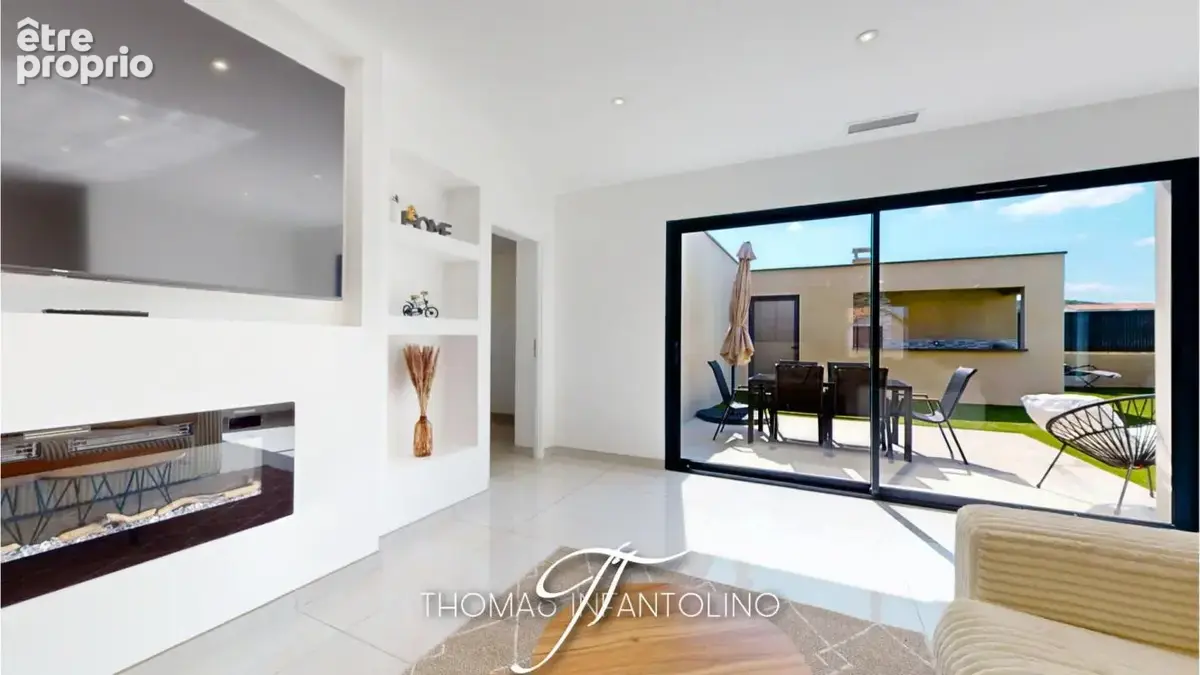 En exclusivite - plain pied - 3 chambres - 1 suite parentale - salle de bain - salle d'eau - piscine - pool house - photo 6