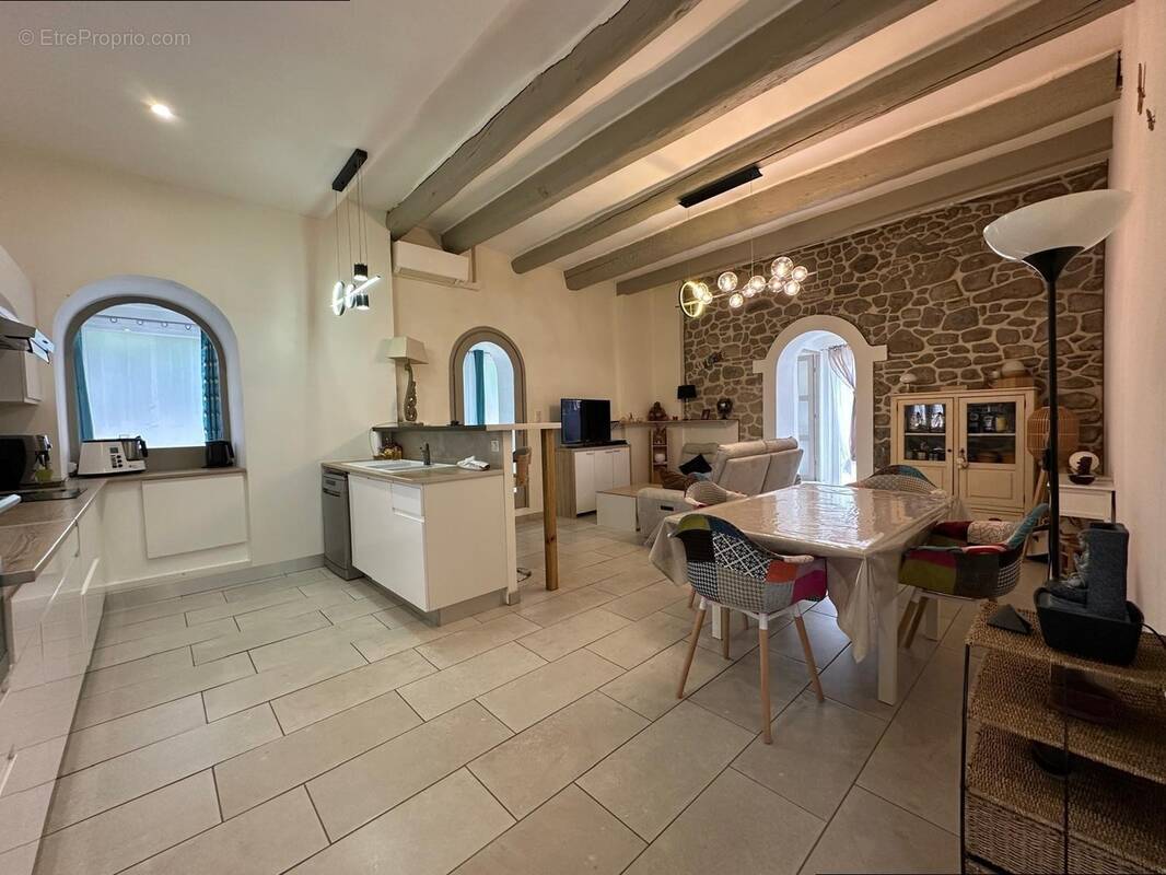 Maison à MONTBLANC