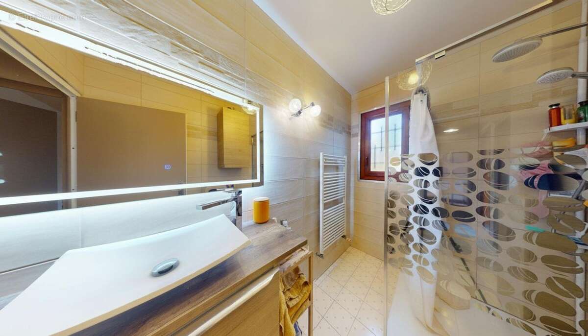 Maison à FLEURY-LA-VALLEE