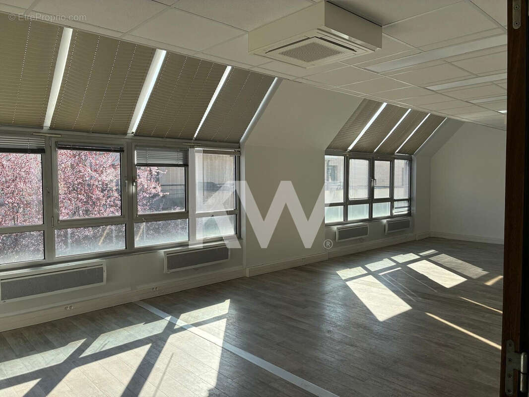 Commerce 1526 m² à Boulogne-Billancourt  - photo 4