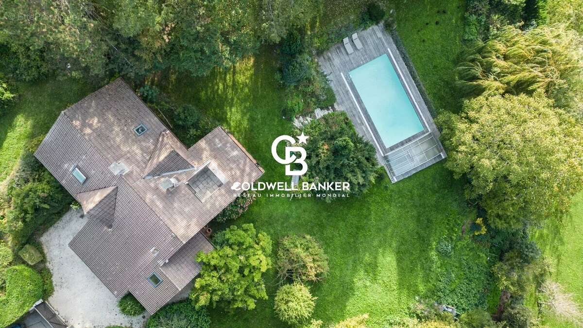 Maison à VETRAZ-MONTHOUX