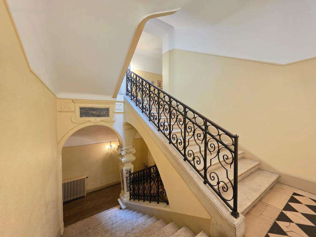 Appartement à GRUCHET-LE-VALASSE