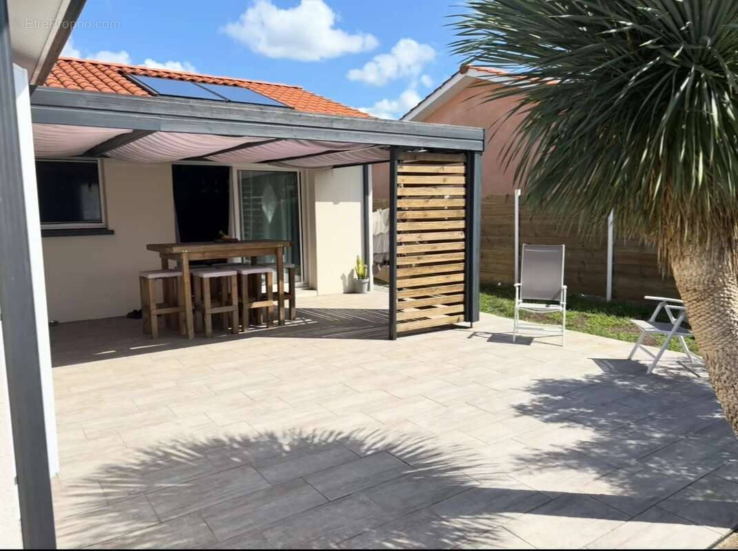 Maison à PARENTIS-EN-BORN