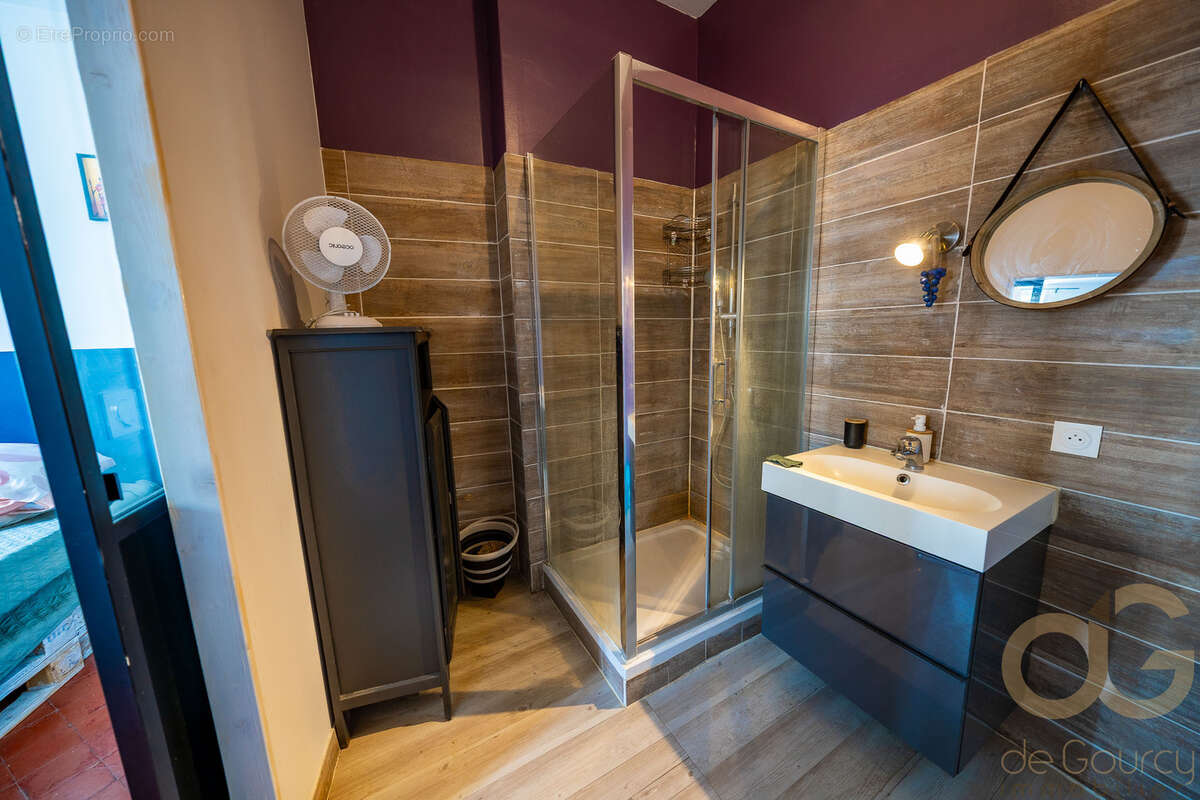 Quartier bas de Croix de Fer : Appartement T2 de 39m2 au 1er étage plein sud - photo 5