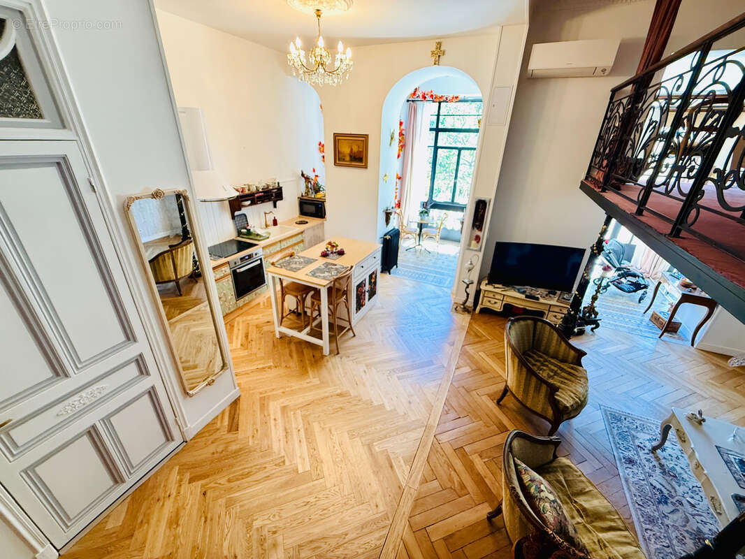 Loft avec verrière, mezzanine & accès jardin   Palais Astoria, Quartier des Fleurs - photo 3