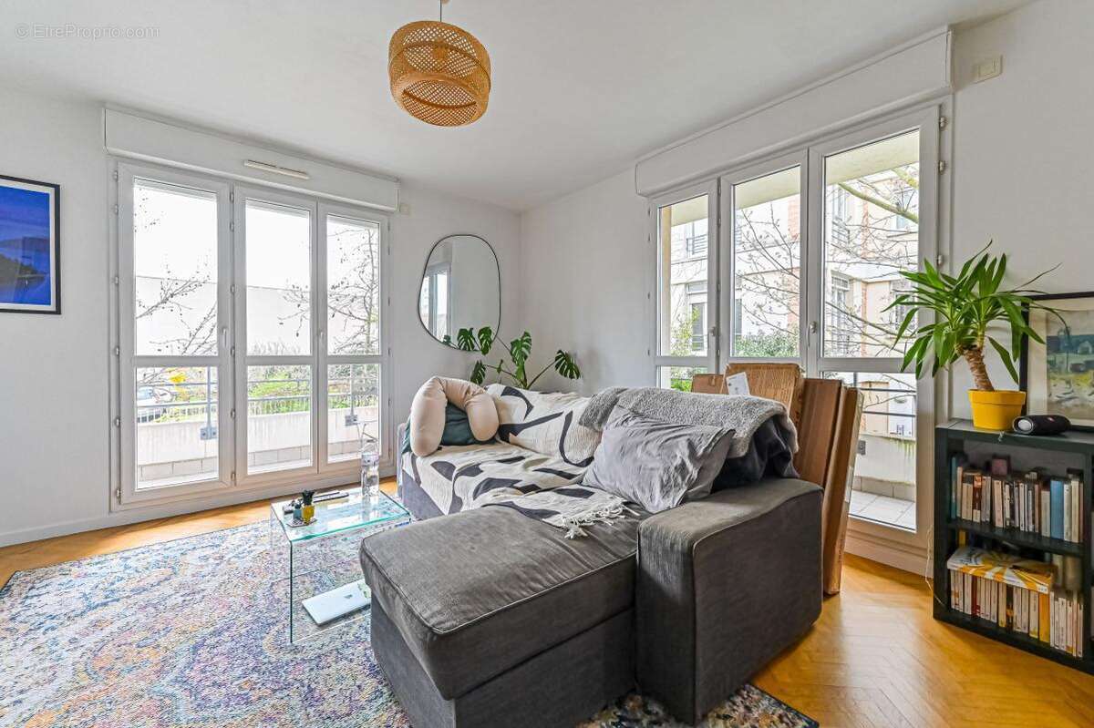 Appartement à LES LILAS