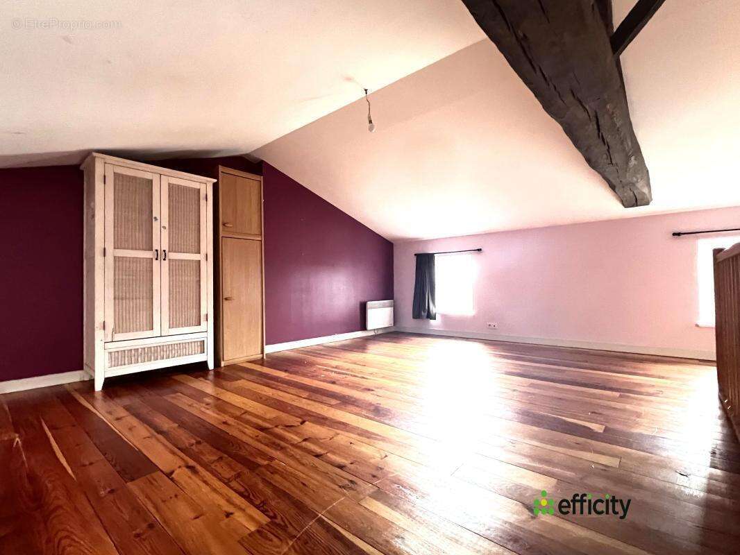 Appartement 230 m² à Fenioux  - photo 4