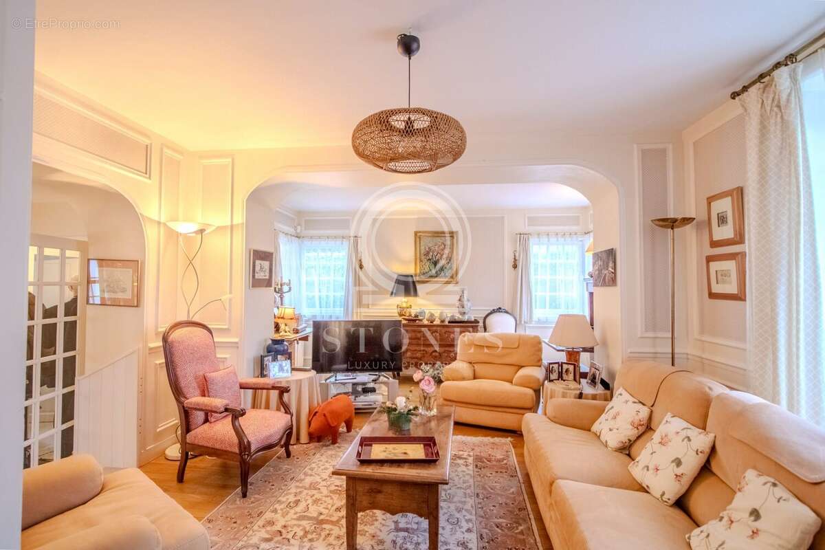 Maison à LOUVECIENNES