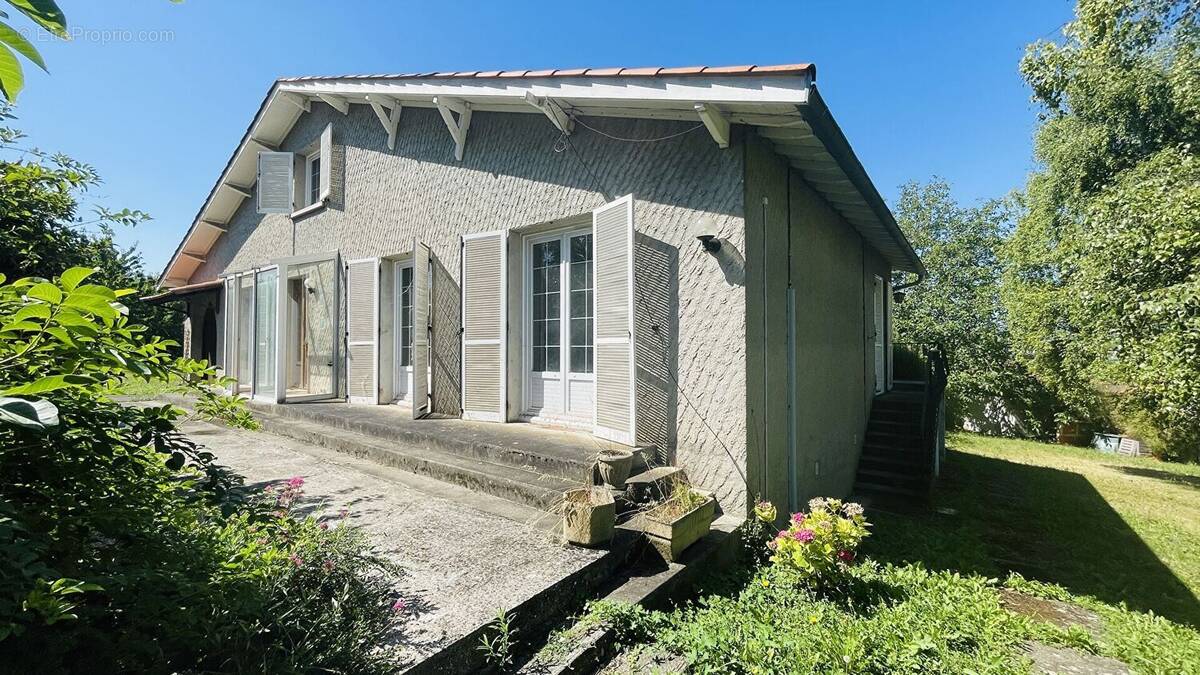 Maison à MEZEL