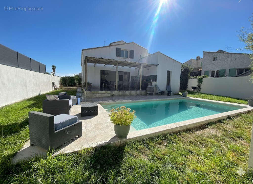 Maison à MAUGUIO