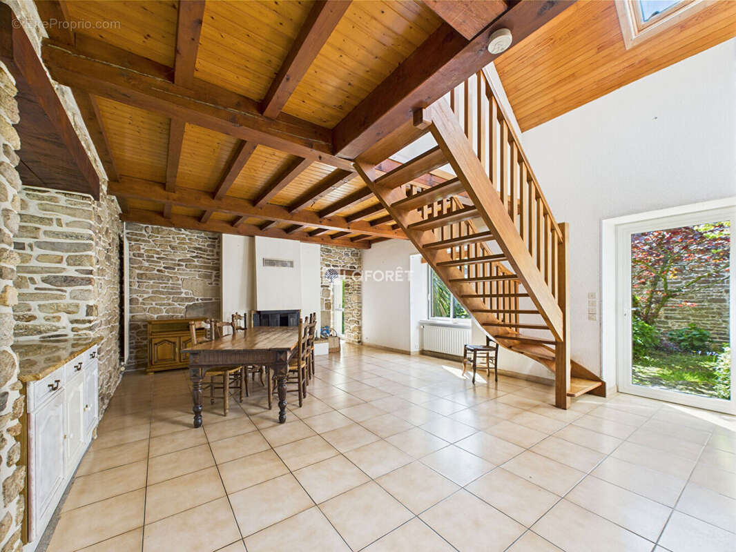 Maison à SAINT-EVARZEC