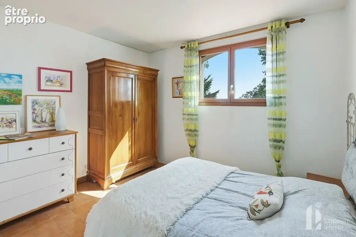 RARE - BOURG HAUTE-GOULAINE - Maison 4 chambres + 1 bureau - 188 m² - photo 14