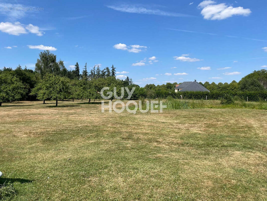 Mesnil en Ouche, proximité du château de Beaumesnil, tous commerces à pied. - photo 3