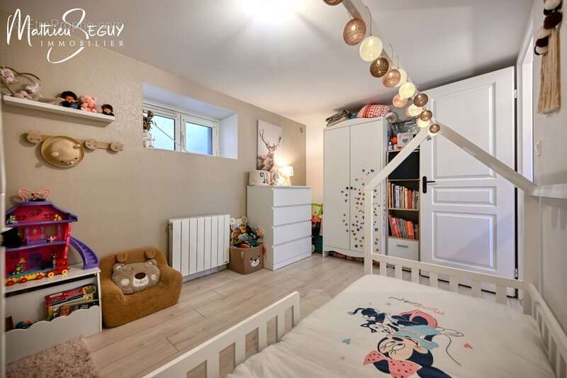 Appartement à COURZIEU