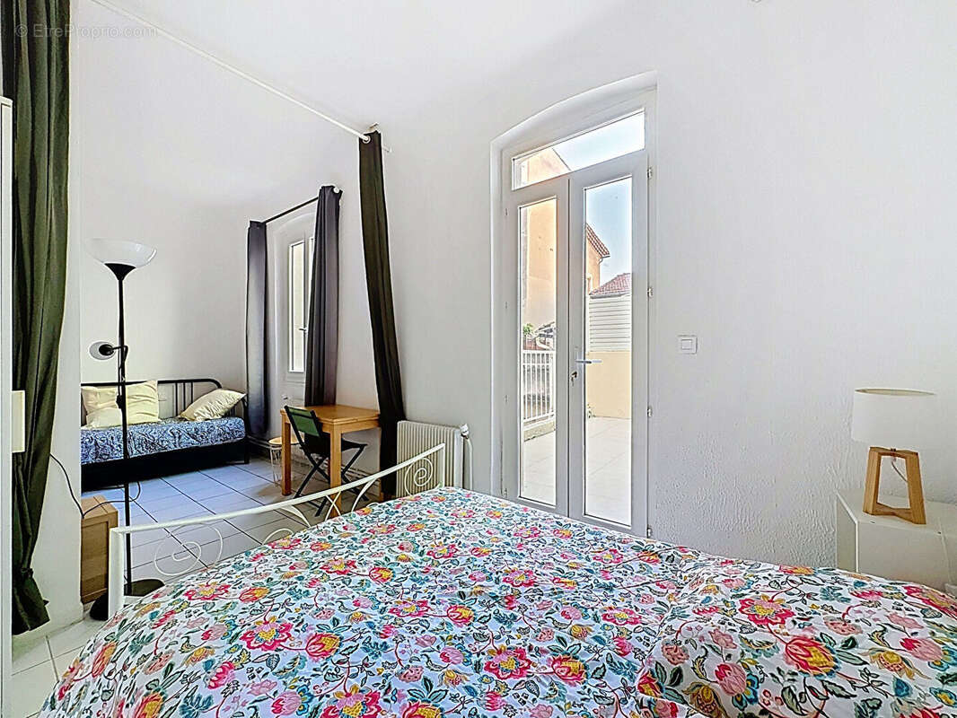 Appartement Avignon intramuros 2 pièces, 1er étage, grande terrasse - photo 5