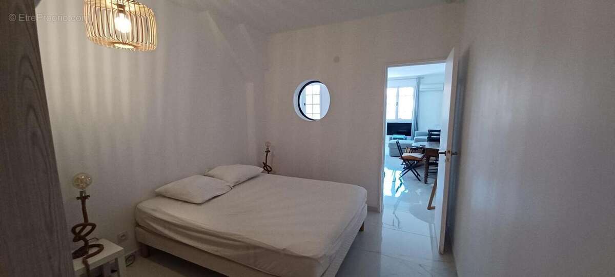 Appartement à SAINT-CYR-SUR-MER