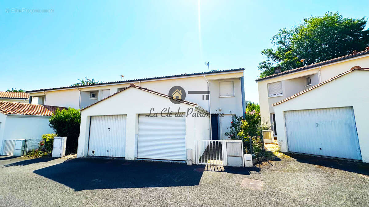 Bordeaux cauderan - une maison qui n'attend que vous 2 chambres - jardin-garage - photo 26
