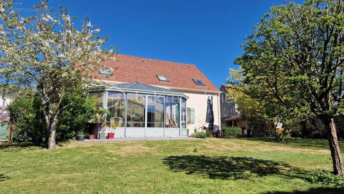 Maison, 4 chambres, plein pied de vie, Terrain arboré de 900 m2 - photo 2