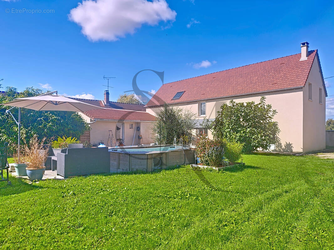 Maison à PERS-EN-GATINAIS