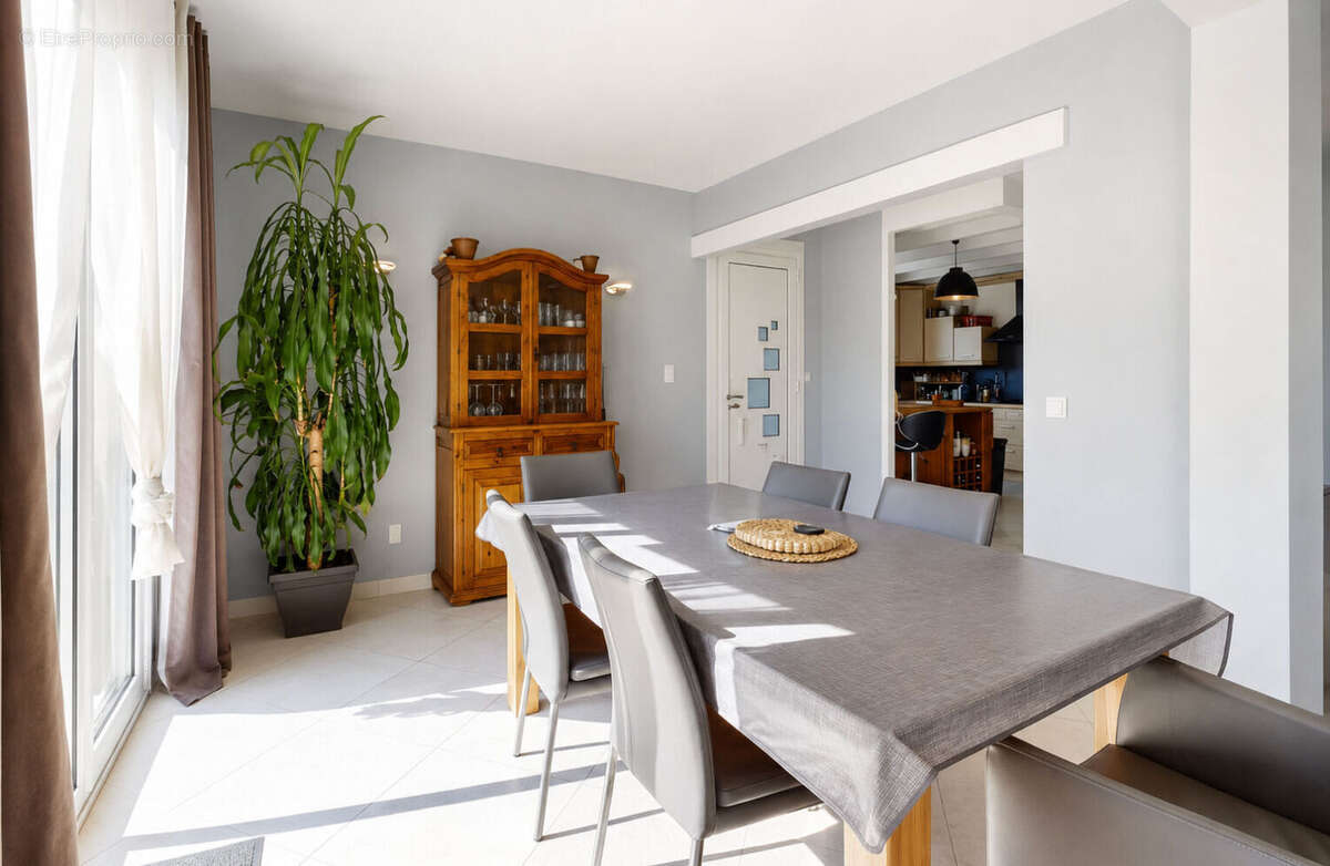 Maison Champs Sur Marne 8 pièce(s) 207 m2 - photo 4