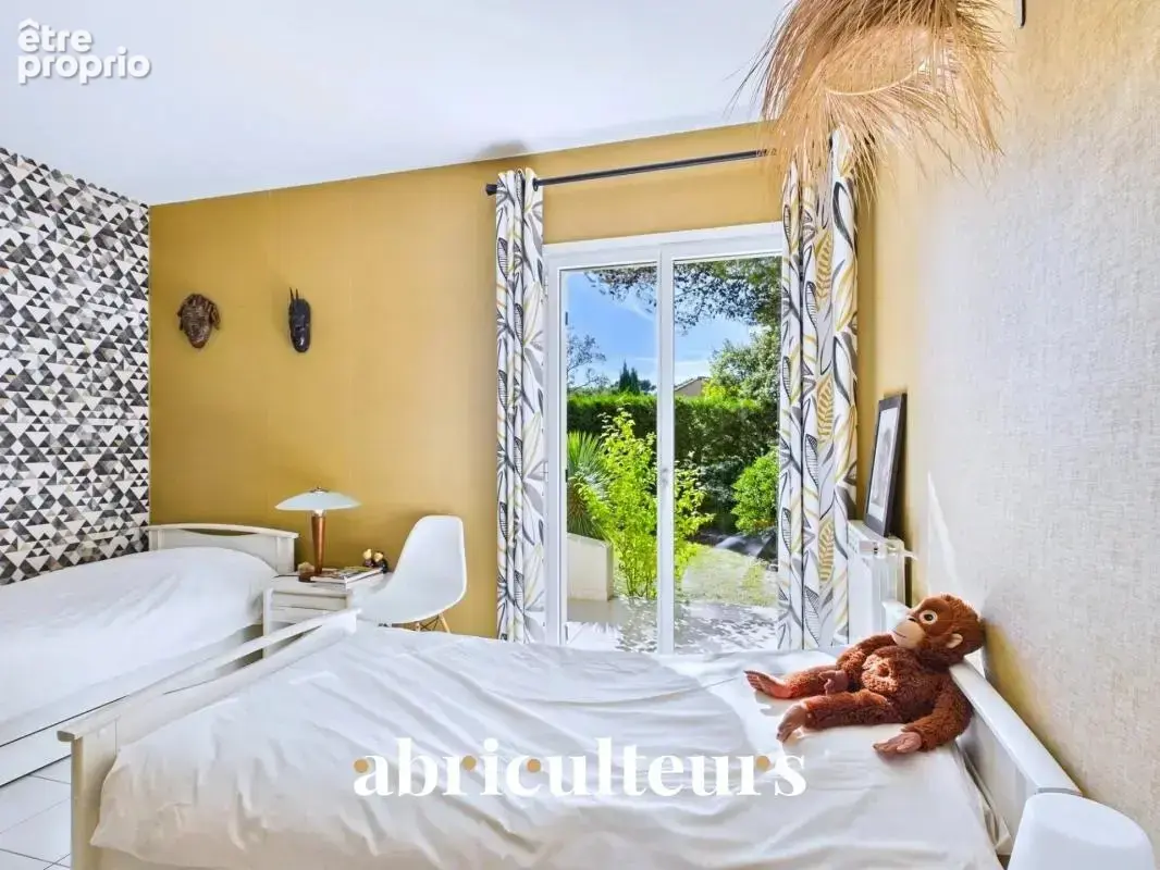Villa rénovée de 155 m²  en vente au pied du Luberon à Cheval-Blanc (84460) - photo 18
