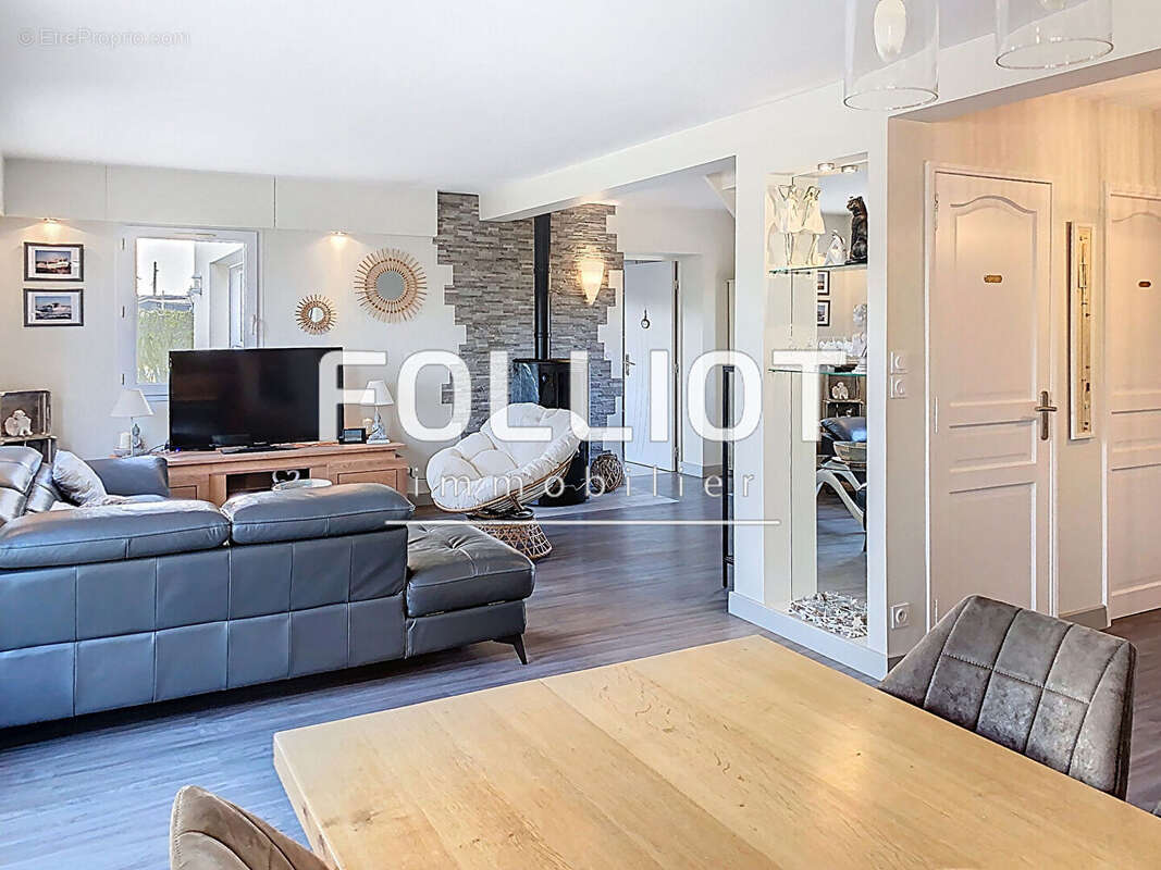 Maison à AGON-COUTAINVILLE