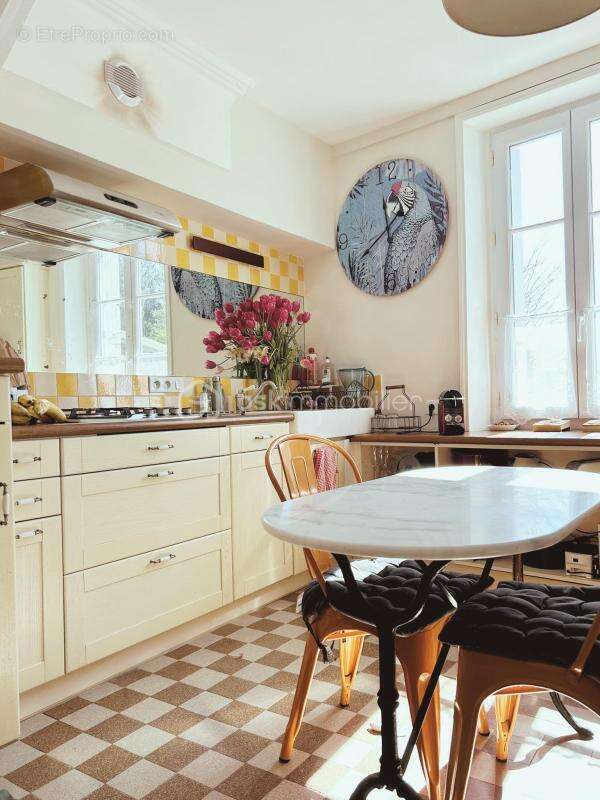 Maison à VILLAINES-LES-ROCHERS
