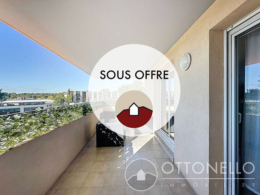 Appartement à ROQUEBRUNE-SUR-ARGENS