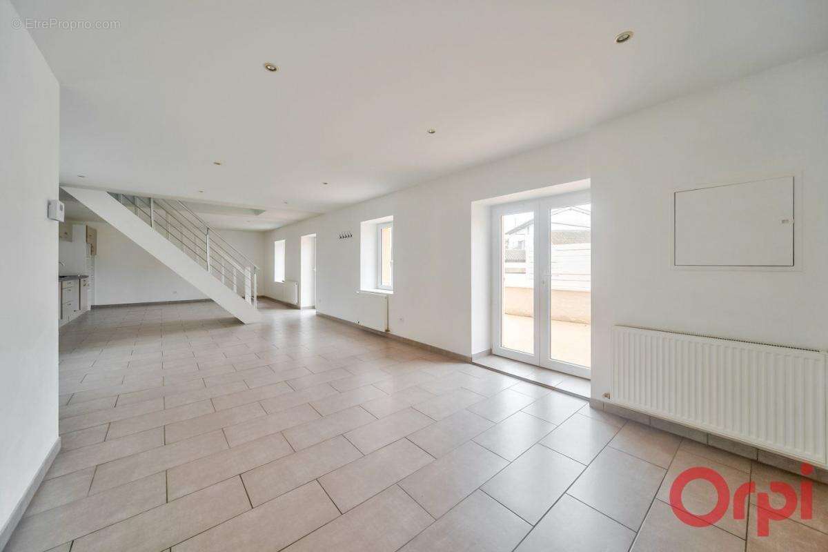 Appartement à CHARNAY-LES-MACON