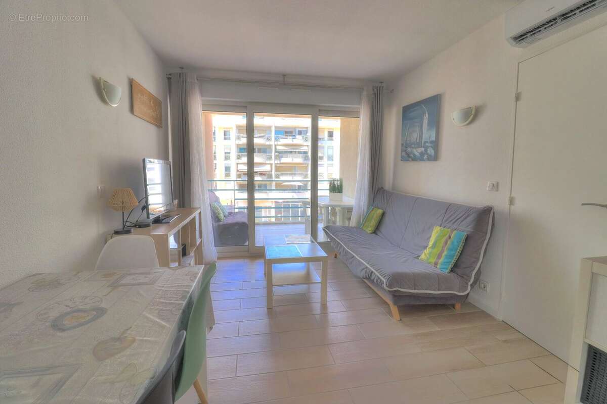 T2 avec balcon – Résidence avec piscine à Antibes les Pins - photo 2