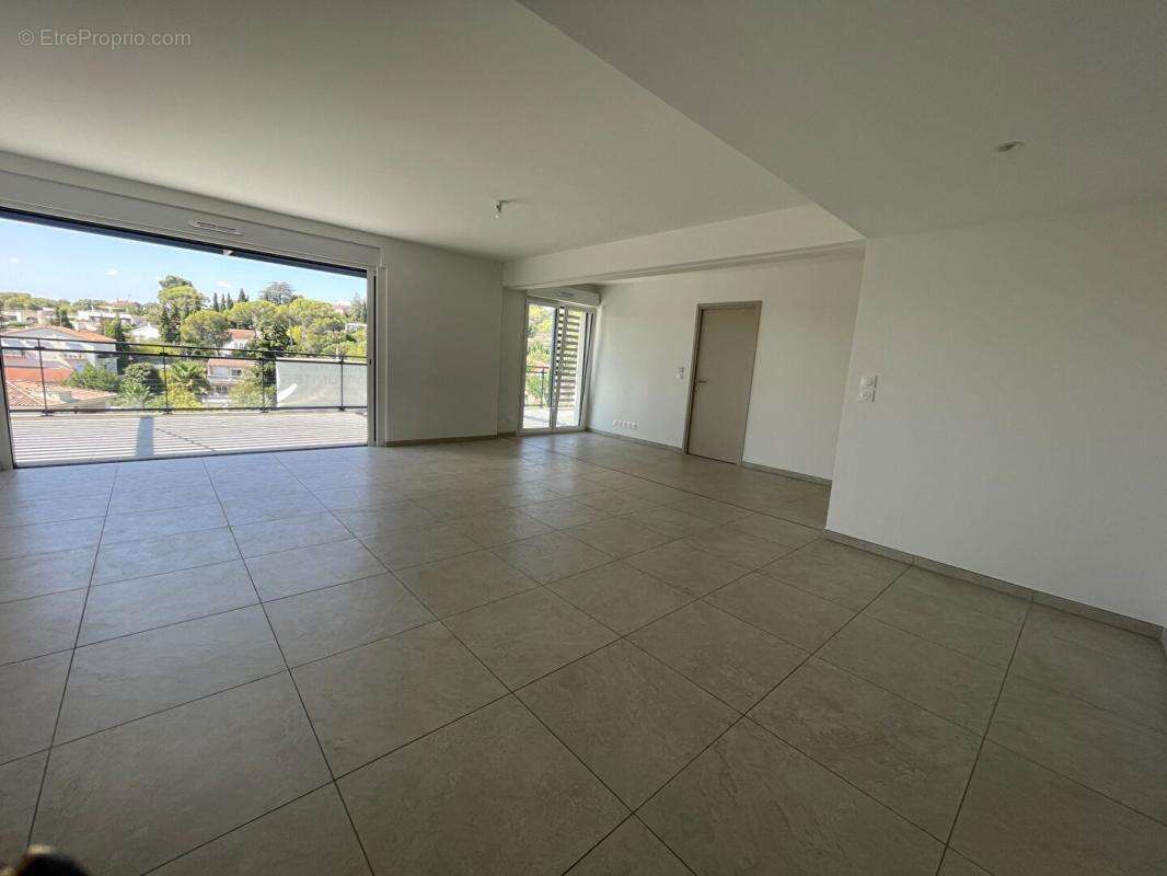 BOULOURIS   Appartement T4 Grand Standing de 107 m² avec terrasse de 36 m²  Frais de notaire réduits - photo 3