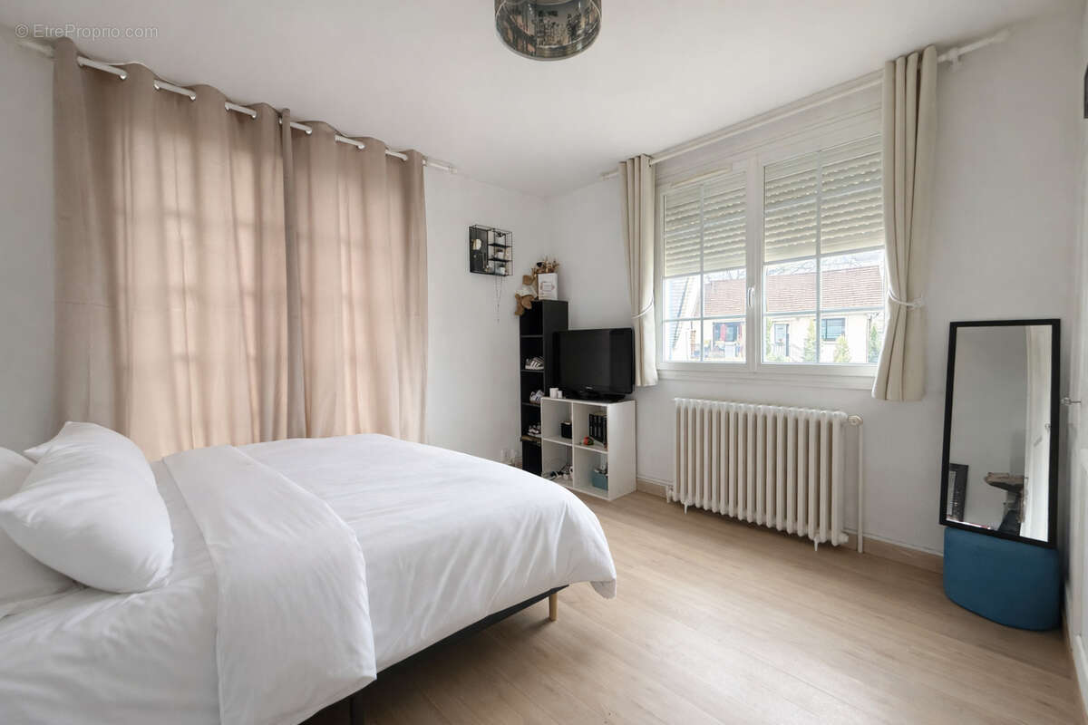 Maison à OZOIR-LA-FERRIERE