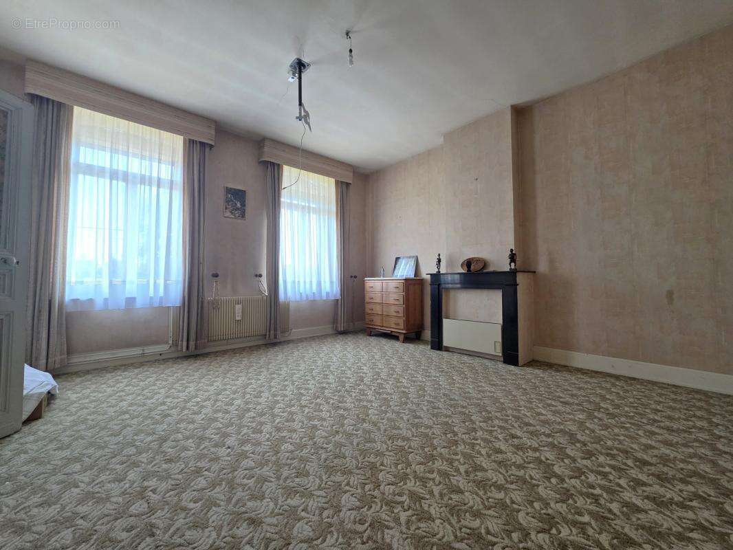 Maison de caractère 228m² avec garage et terrain clos - photo 14