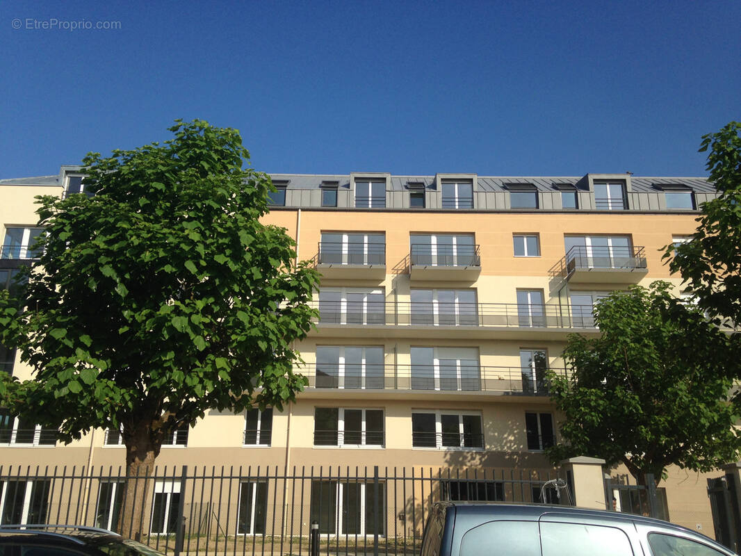 Appartement à SAVIGNY-LE-TEMPLE