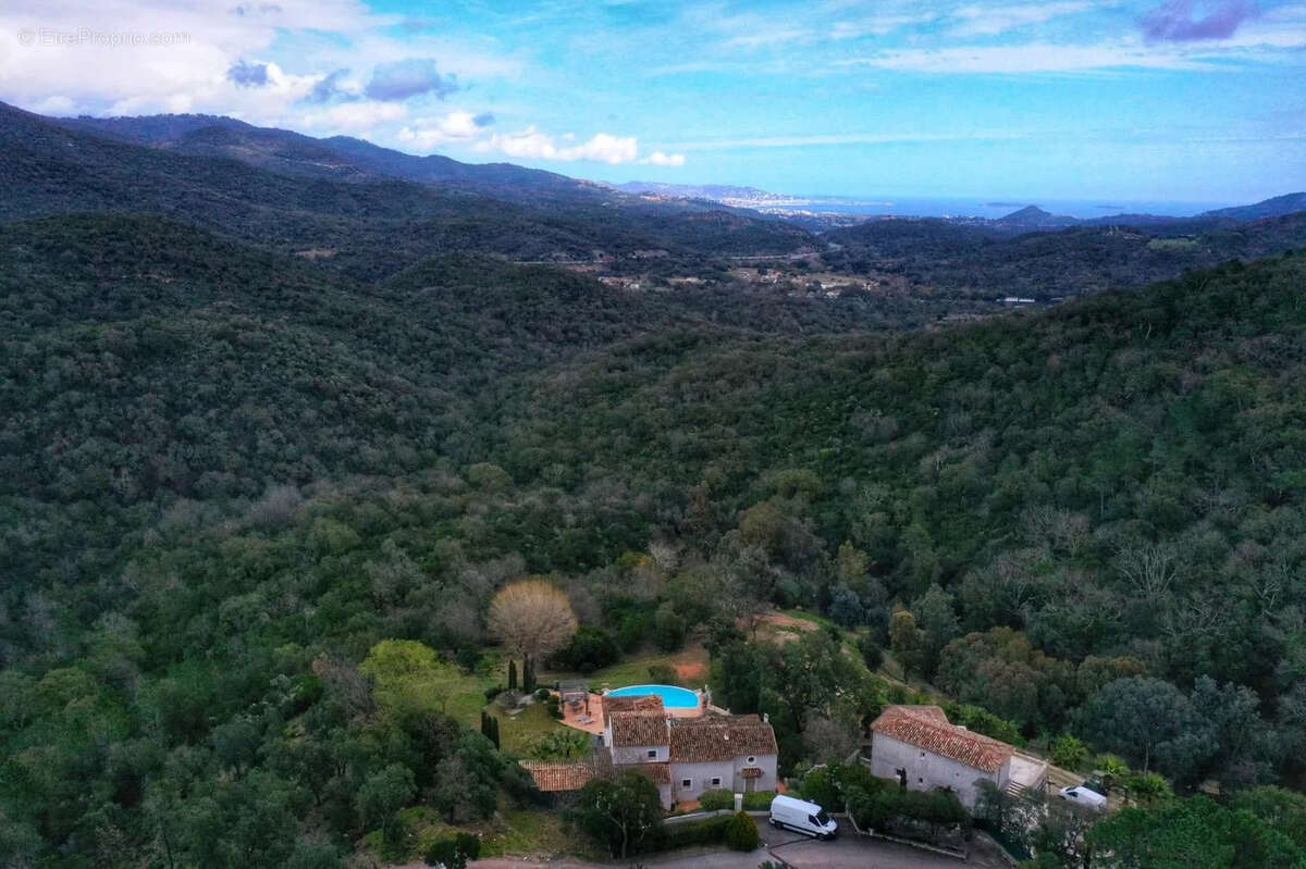 Maison à LES ADRETS-DE-L'ESTEREL