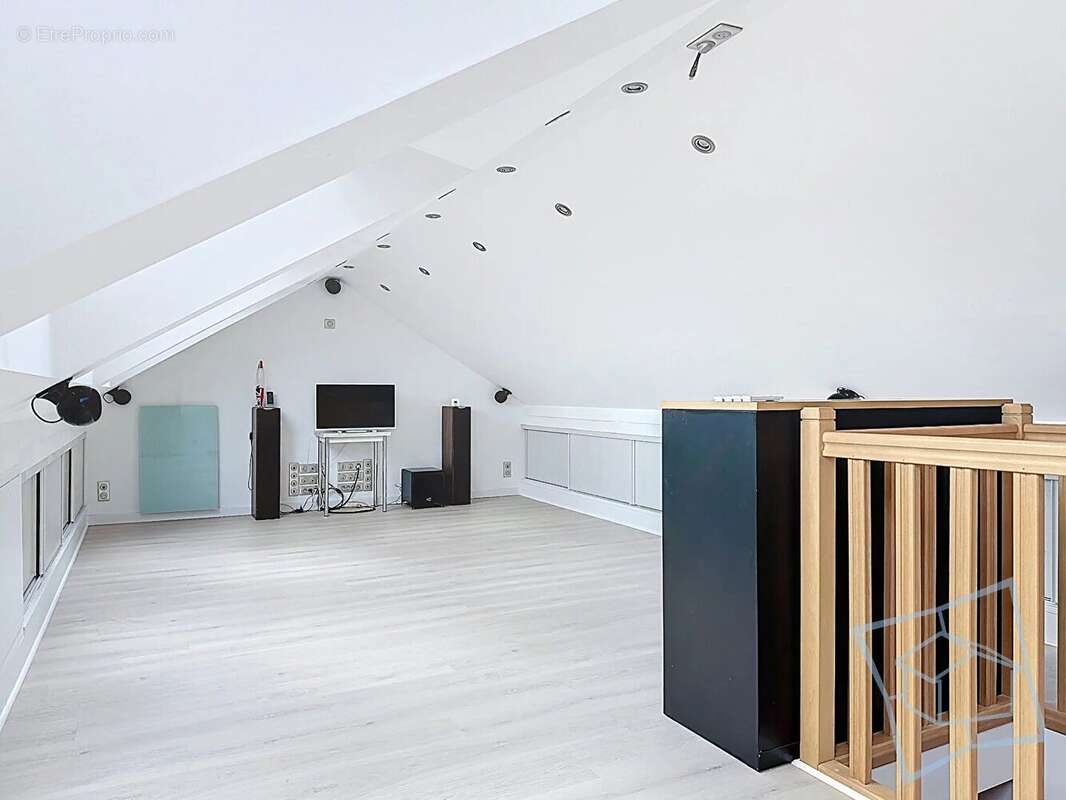 Maison à VOISINS-LE-BRETONNEUX