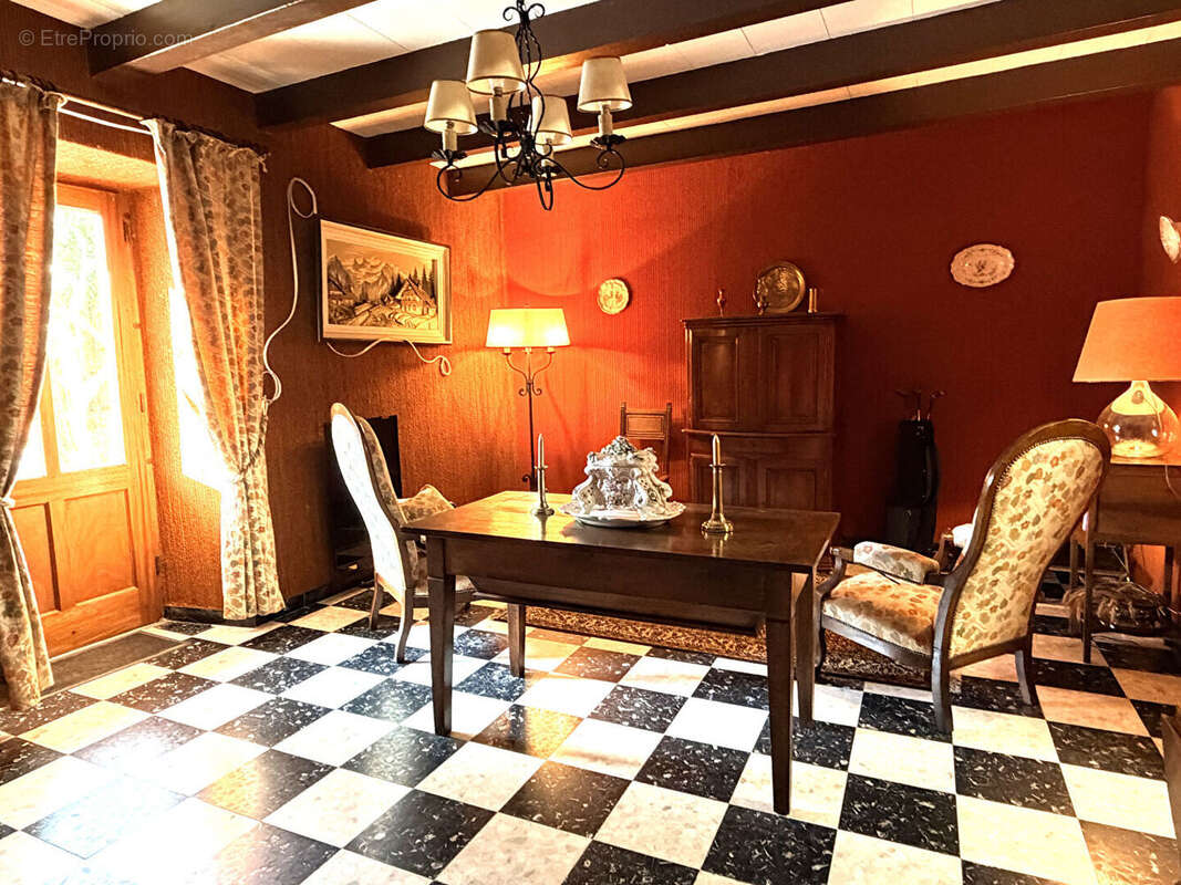 Maison à HAUTEVILLE-LOMPNES