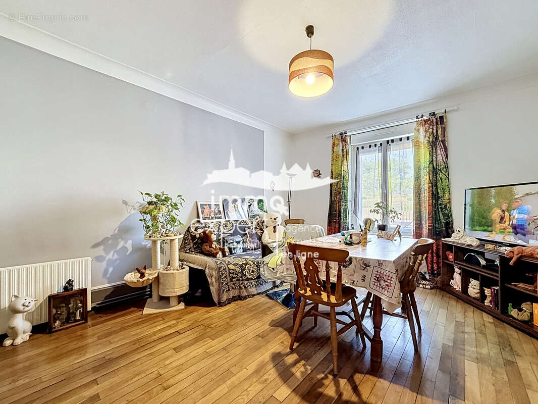 Appartement à MIRECOURT
