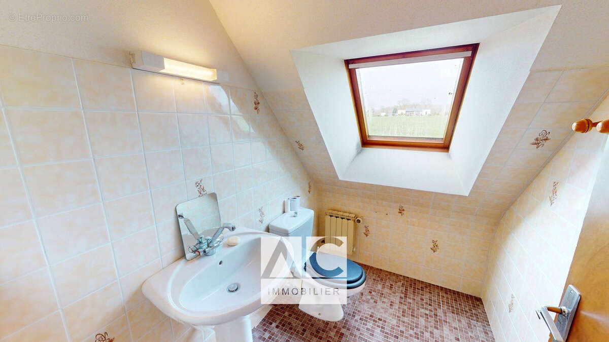 Maison à PLOUNEVEZ-QUINTIN